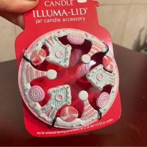 NWT YANKEE CANDLE WINTER VILLAGE ILLUMA-LID JAR CANDLE TOPPER Holiday Glitter